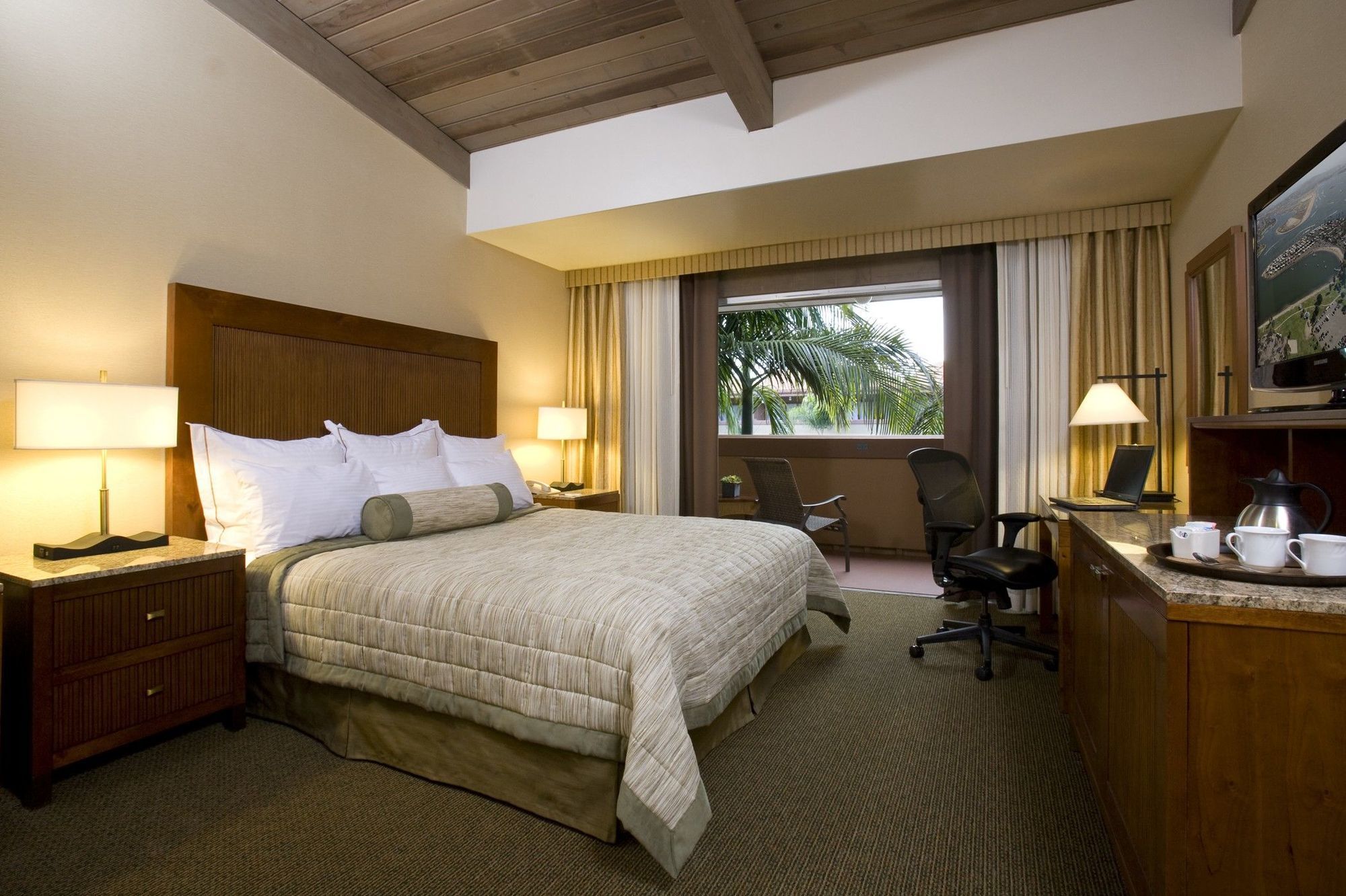 Handlery Hotel San Diego Room photo